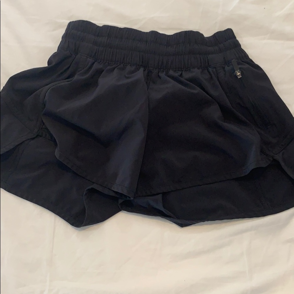 Lululemon Tracker Short V 4”